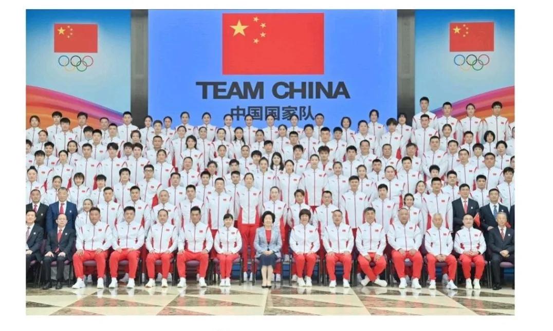 中國代表團(tuán) 中國代表團(tuán)